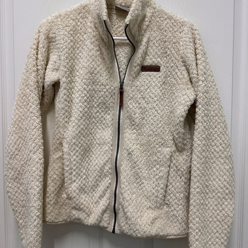 Columbia Women’s Super Soft Ivory Sherpa Fleece. XS Full Zip with zip pockets.